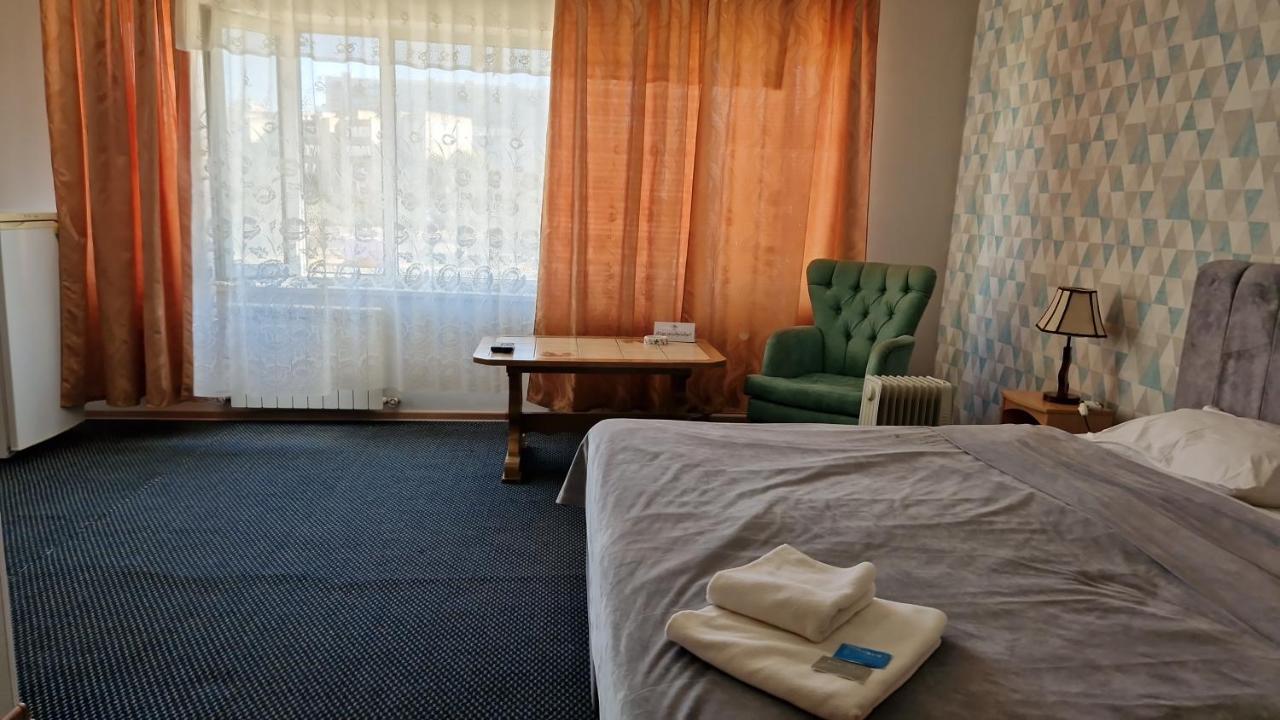 Victoria Hotel Актау Экстерьер фото
